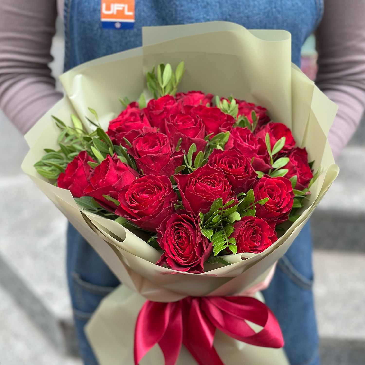 rose (19 pcs.), ruscus, packaging, ribbon