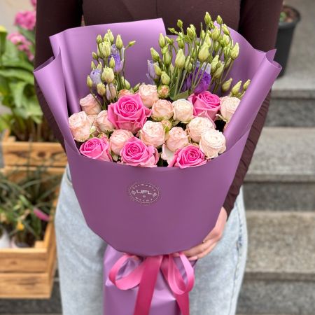 Bouquet Tender mix of roses and eustoma